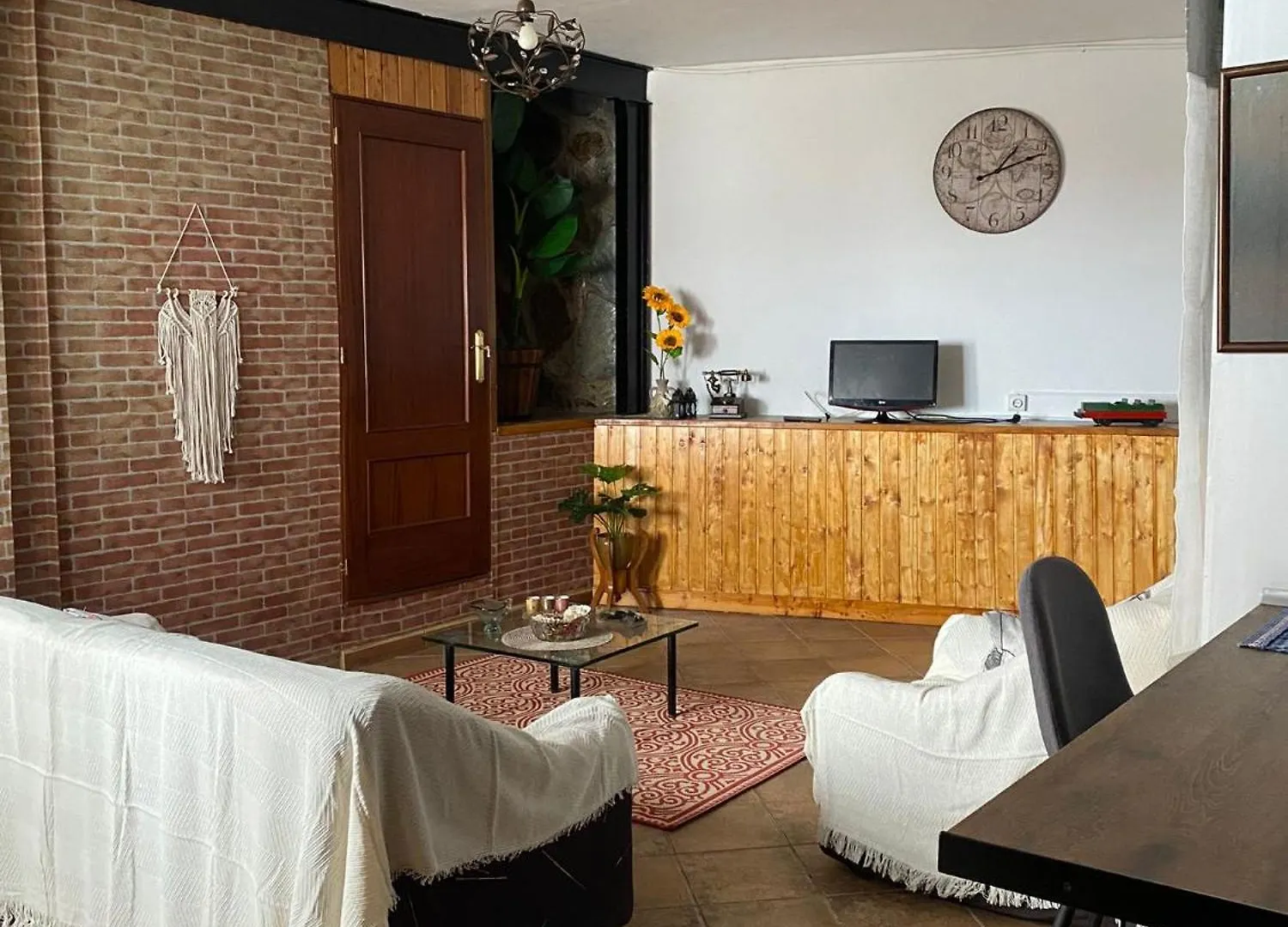 Rustic And Homely With A Canarian Style Bbq Oven La Guancha