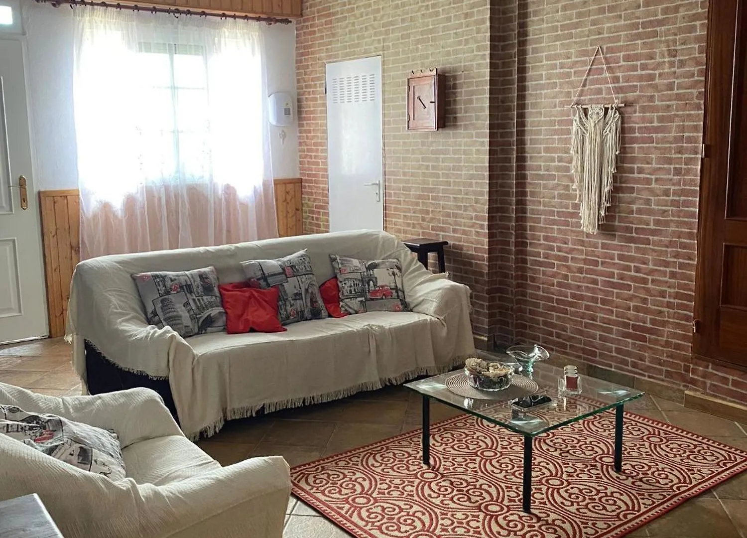Rustic And Homely With A Canarian Style Bbq Oven La Guancha 0*,  Spain